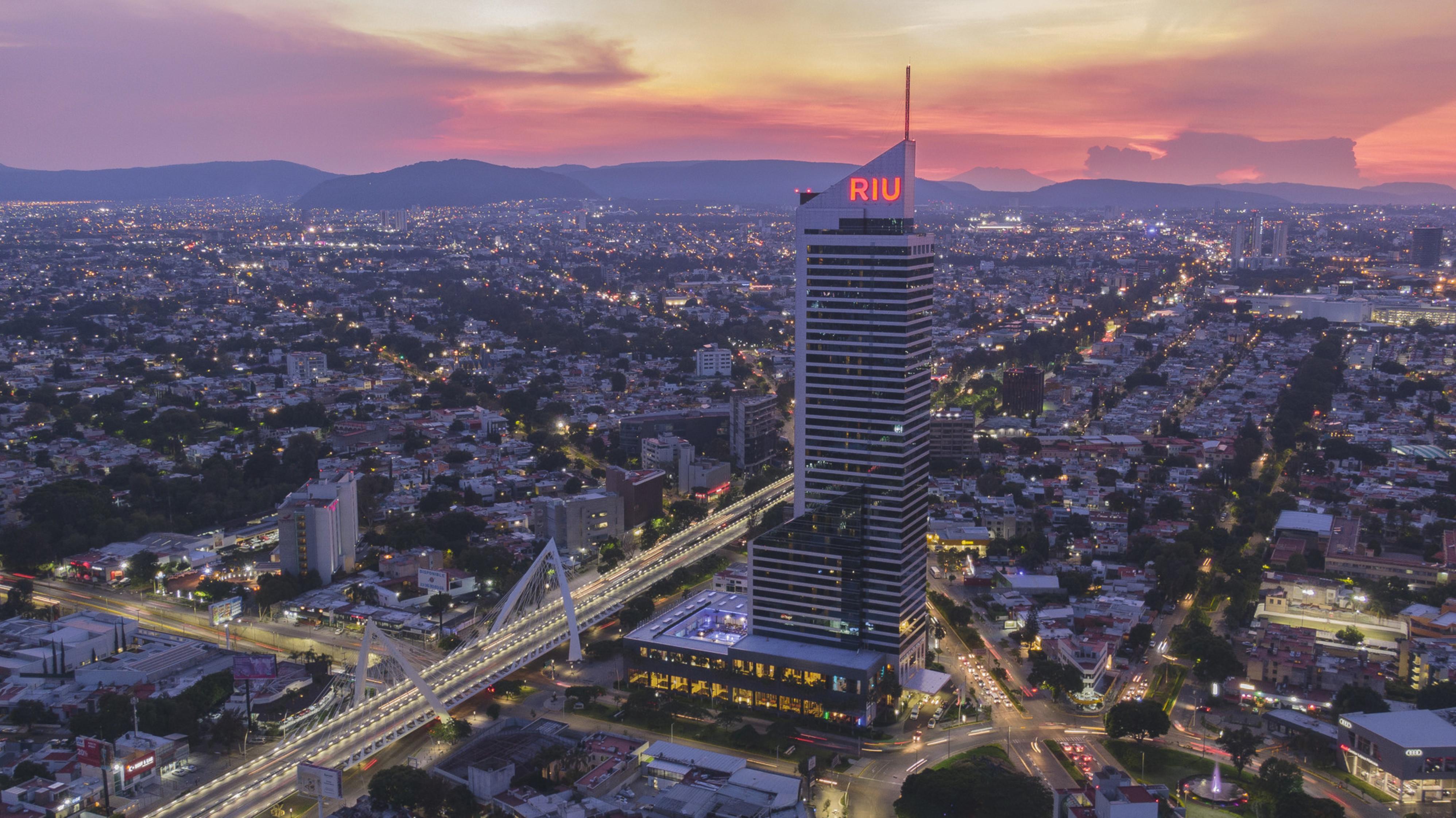 Riu Plaza Guadalajara Hotel Luaran gambar